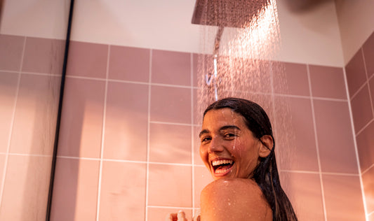 Person in einer Dusche
